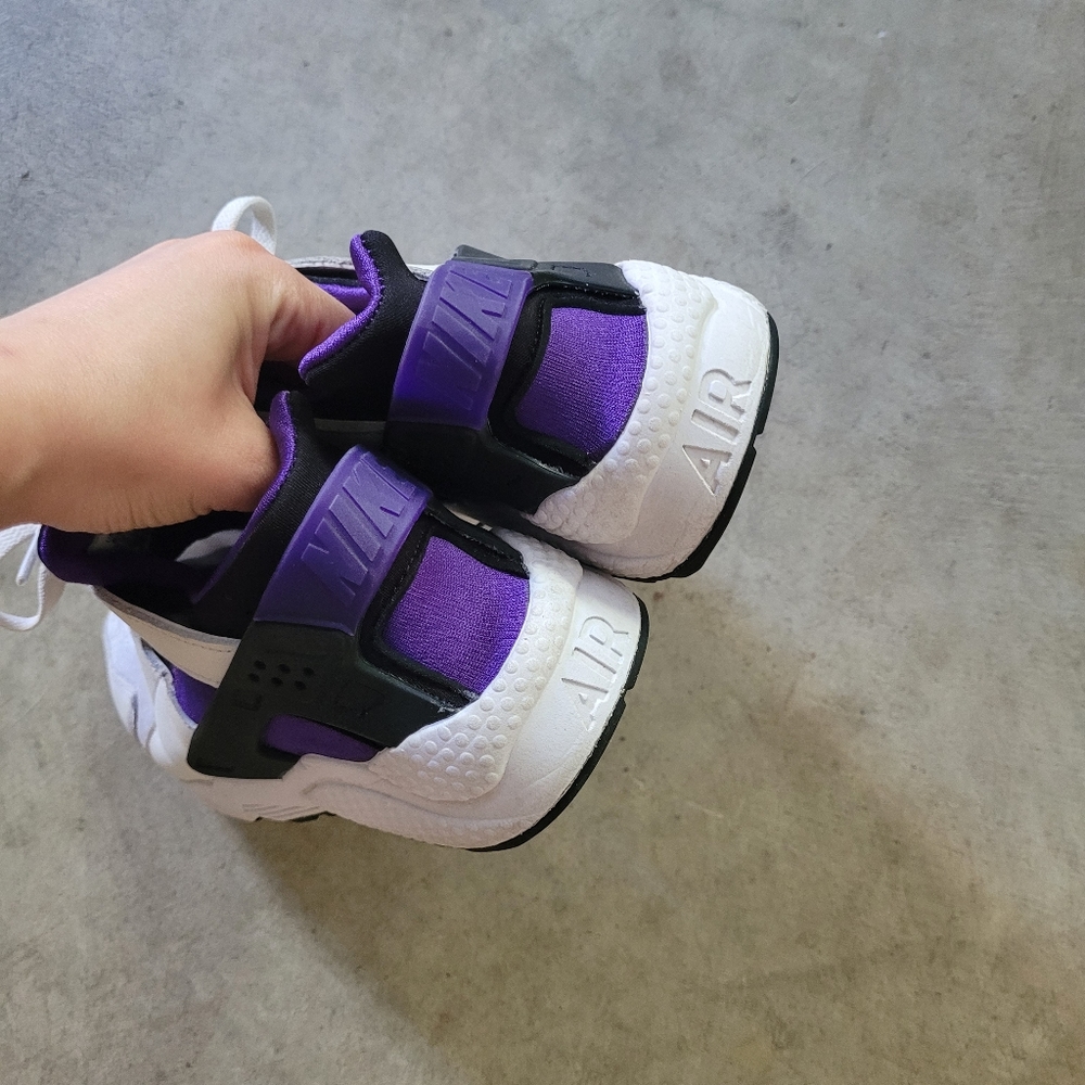 Nike Women's Purple Air Huarache - Picture 8 of 10